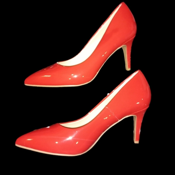 Cityclassified Shoes - Shoes red hot Heels NWT 9